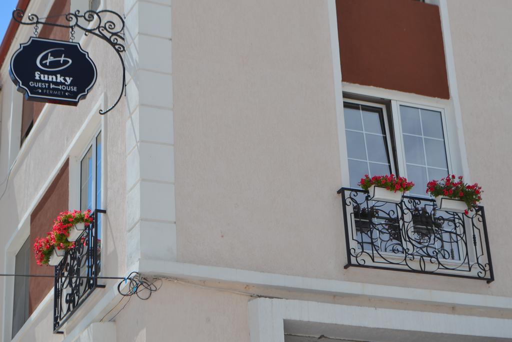 Funky Guest House & Adventures เปอร์เมต ภายนอก รูปภาพ